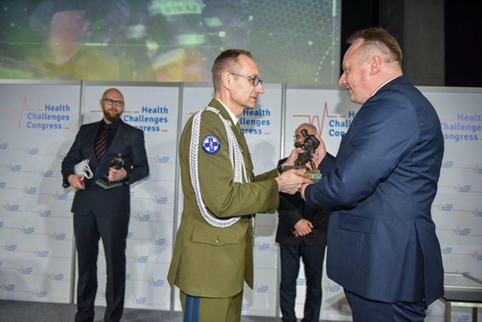 Tomasz Męcik-Kronenberg odbiera nagrodę Animus Fortis