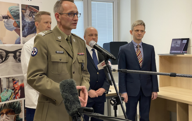 Dyrektor WIM podczas otwarcia drugiego angiografu w wojskowym instytucie medycznym
