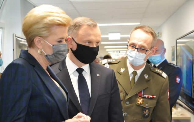 Obchody Uroczystości 20-lecia działalności Wojskowego Instytutu Medycznego w Warszawie. Para Prezydencka.