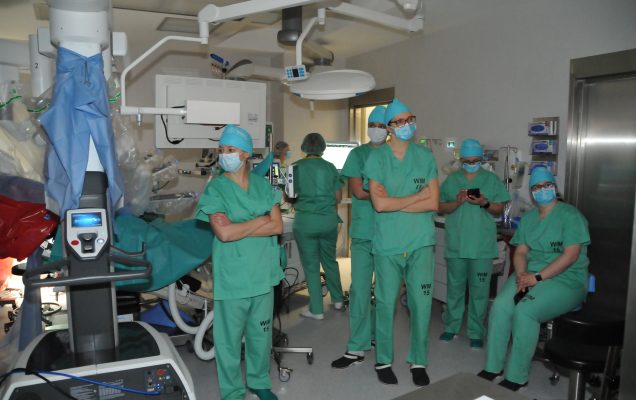 Centrum Szkoleniowe Chirurgii Robotycznej Wojskowego Instytutu Medycznego rozpoczęło kursy szkoleniowe robotem da vinci