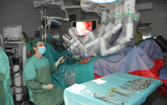 Centrum Szkoleniowe Chirurgii Robotycznej Wojskowego Instytutu Medycznego rozpoczęło kursy szkoleniowe robotem da vinci