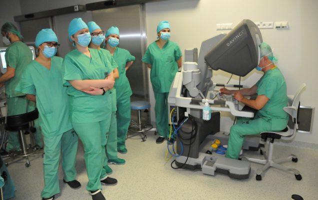 Centrum Szkoleniowe Chirurgii Robotycznej Wojskowego Instytutu Medycznego rozpoczęło kursy szkoleniowe robotem da vinci