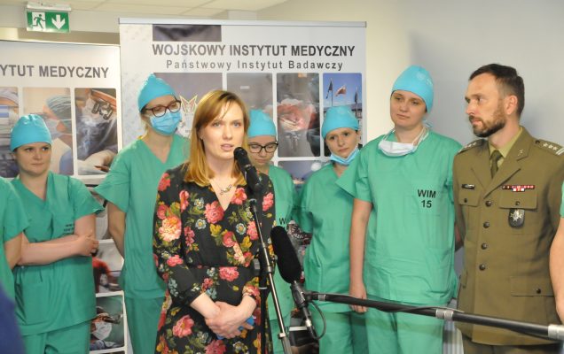 Centrum Szkoleniowe Chirurgii Robotycznej Wojskowego Instytutu Medycznego rozpoczęło kursy szkoleniowe robotem da vinci