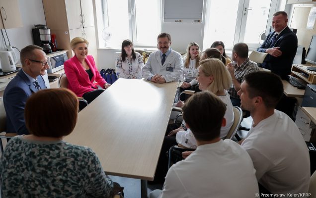 Wizyta Pierwszej Damy w Wojskowym Instytucie Medycznym Państwowym Instytucie Badawczym w Warszawie 1