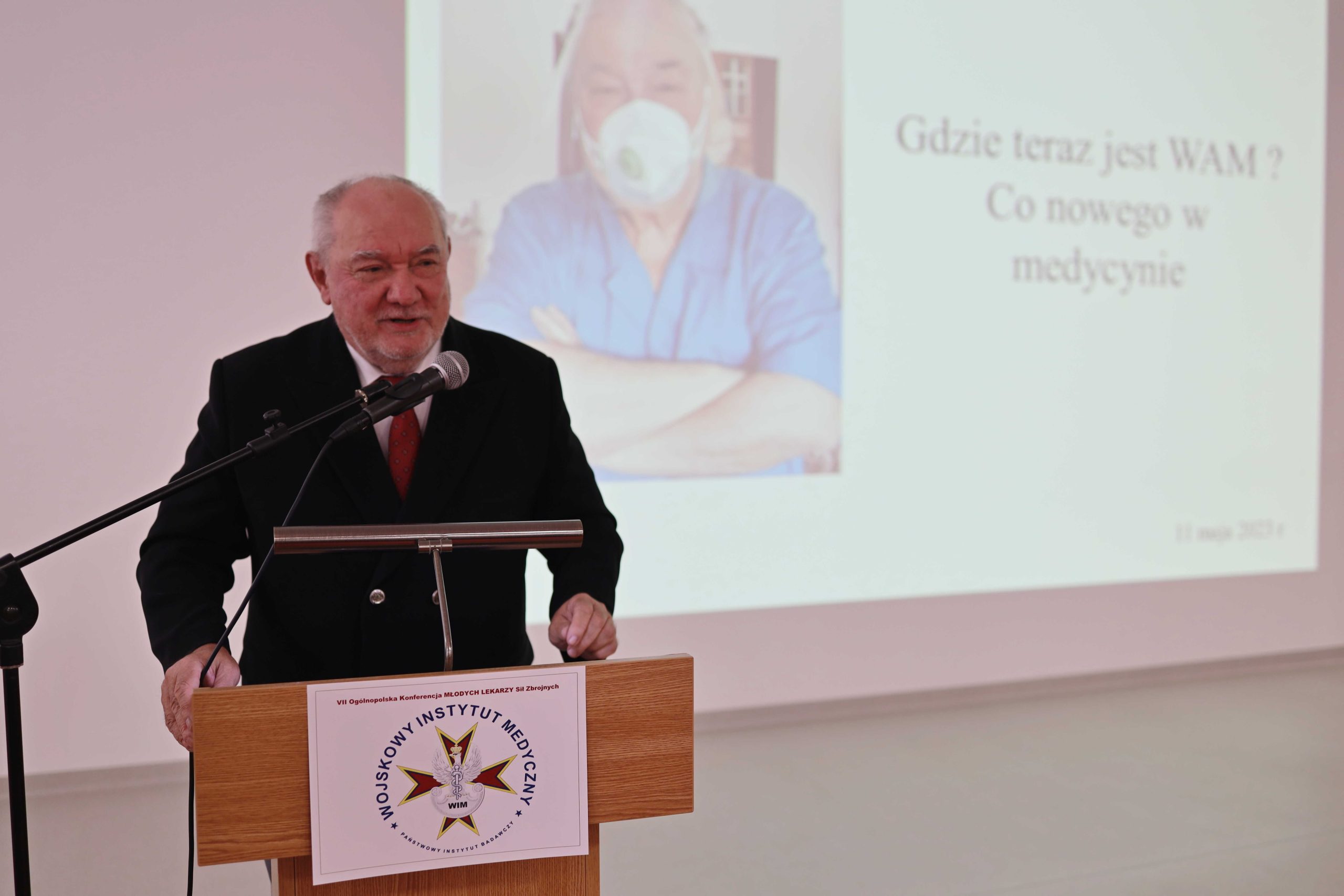 płk prof dr hab. n. med. Krzysztof Zeman (iczmp-w-Łodzi) podczas siódmej Konferencji Młodych Lekarzy