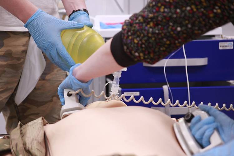 Kurs ACLS w Centrum Kształcenia Podyplomowego Wojskowego Instytutu Medycznego w Warszawie