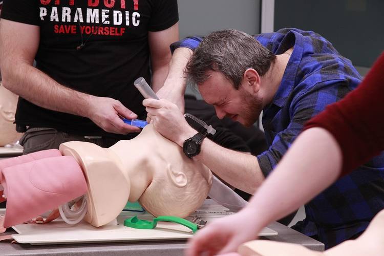 Kurs Hospital Emergency Medicine Course w Centrum Kształcenia Podyplomowego Wojskowego Instytutu Badawczego w Warszawie