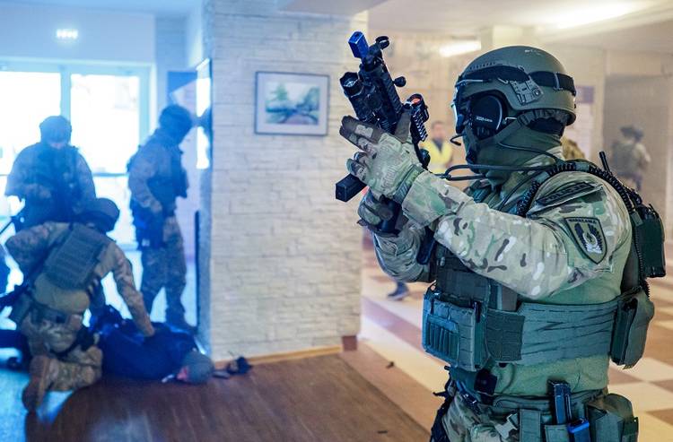 Uczestnicy projektu MASCAL realizowanego w Wojskowym Instytucie Medycznym w Warszawie