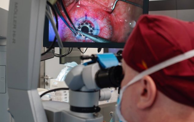 Implantacja keratoprotezy