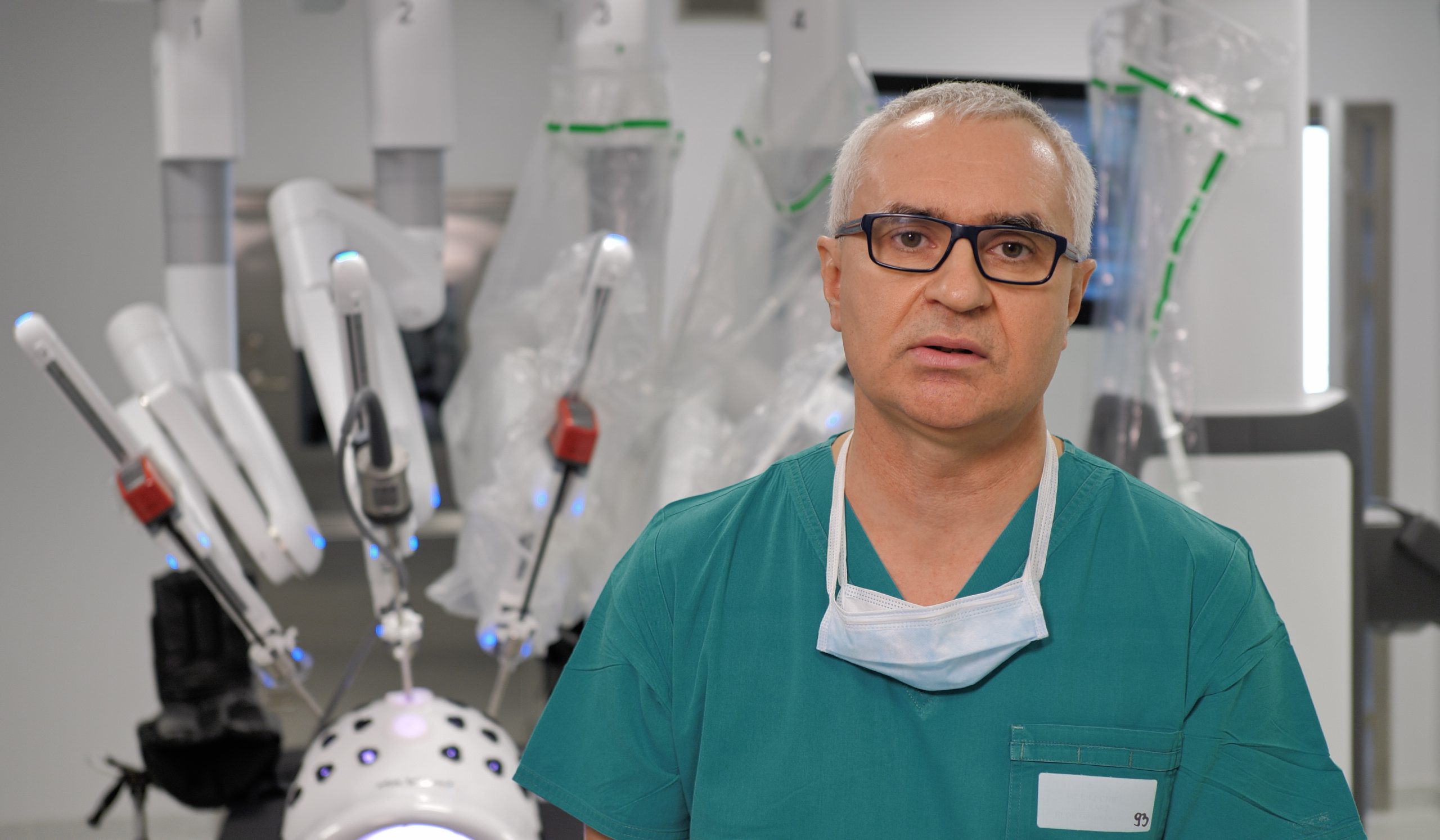 doktor Jacek Doniec z Centrum Chirurgii Robotycznej