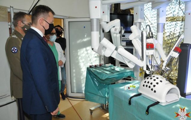 otwarcie centrum robotycznego w wojskowym instytucie medycznym