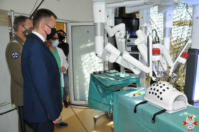 otwarcie centrum robotycznego w wojskowym instytucie medycznym