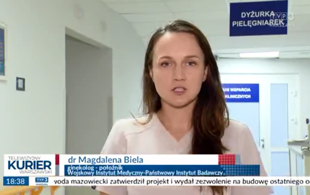 Zrzut ekranu z programu telewizyjnego Telewizyjny Kurier Warszawski. Na zrzucie dr Magdalena Biela udzielająca wywiadu.