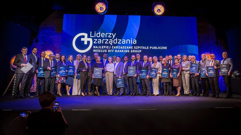 Liderzy zarządzania laureaci zdjęcie grupowe BBf Banking Group 2023