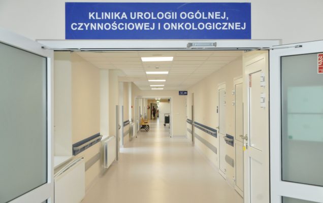 Wejście do kliniki urologii w Wojskowym Instytucie Medycznym