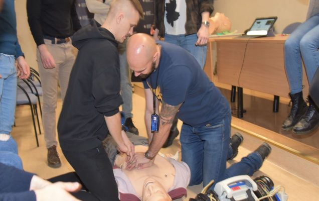 Szkolenia dla wojskowych lekarzy stażystów w wojskowym instytucie medycznym w warszawie