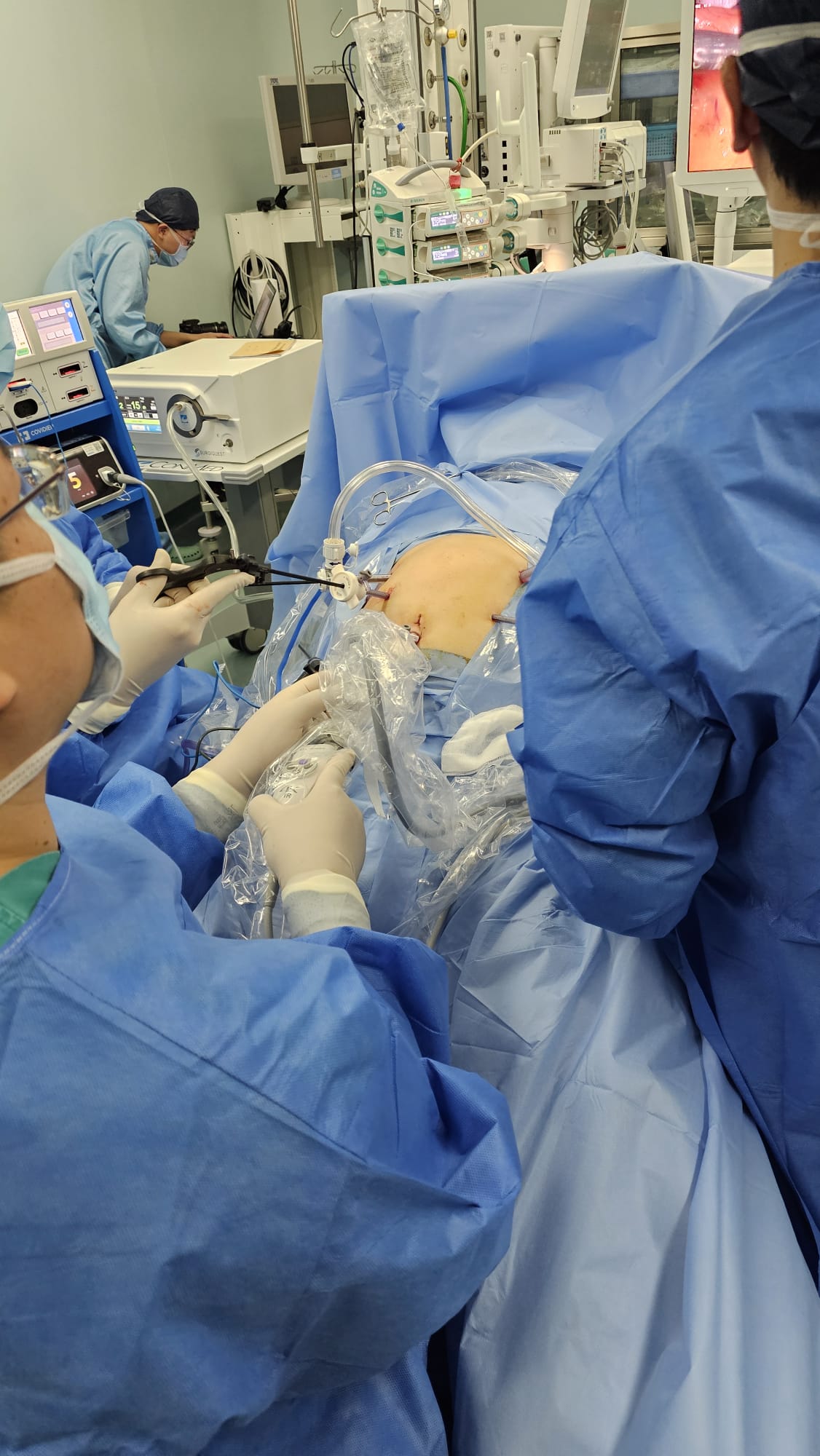 Wizyta przedstawicieli WIM w Chinach, operacja robotyczna
