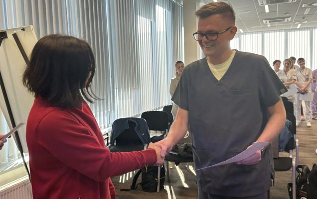 Kurs z kontroli zakażeń szpitalnych zrealizowany przez specjalistów ze Stanów Zjednoczonych w Wojskowym Instytucie Medycznym-PIB w Warszawie