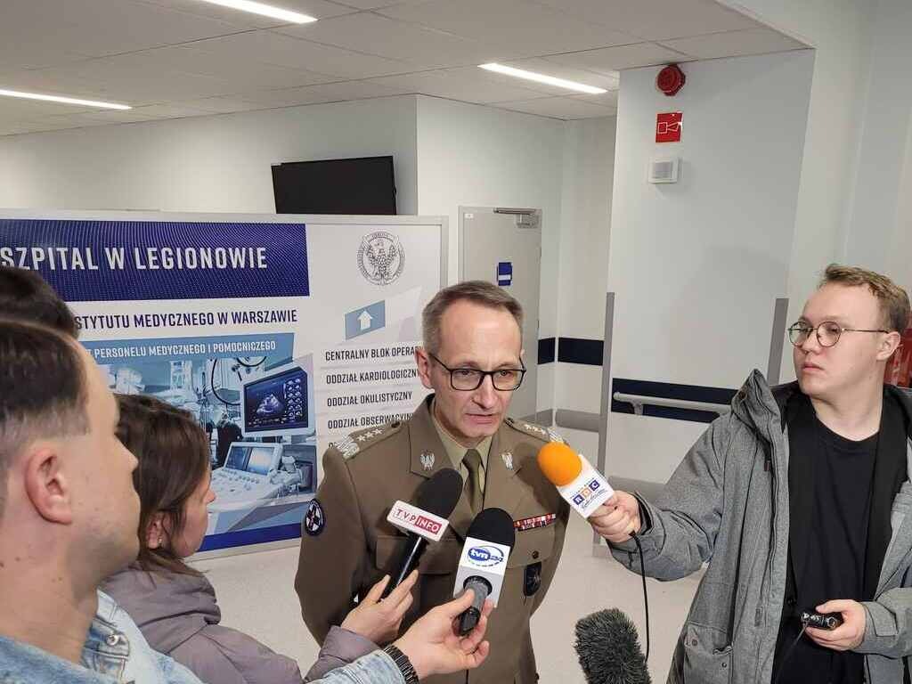Konferencja prasowa dotyczaca Powstania SOR w Wojskowym Instytucie Medycznym szpitala w Legionowie