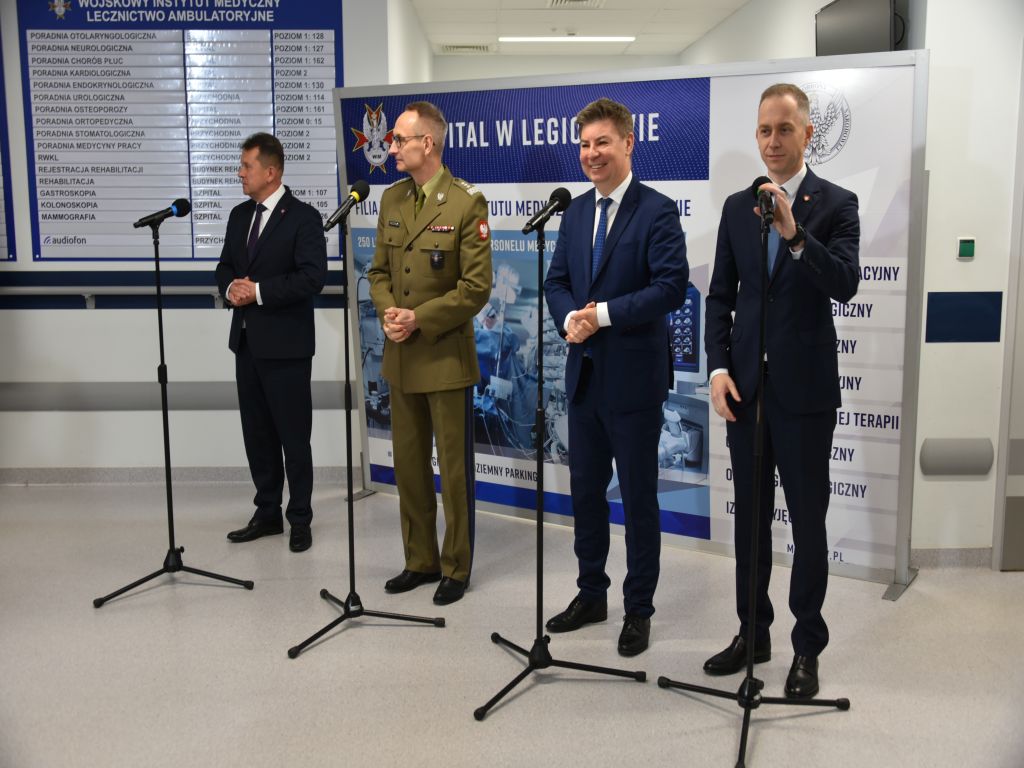Konferencja prasowa dotyczaca Powstania SOR w Wojskowym Instytucie Medycznym szpitala w Legionowie
