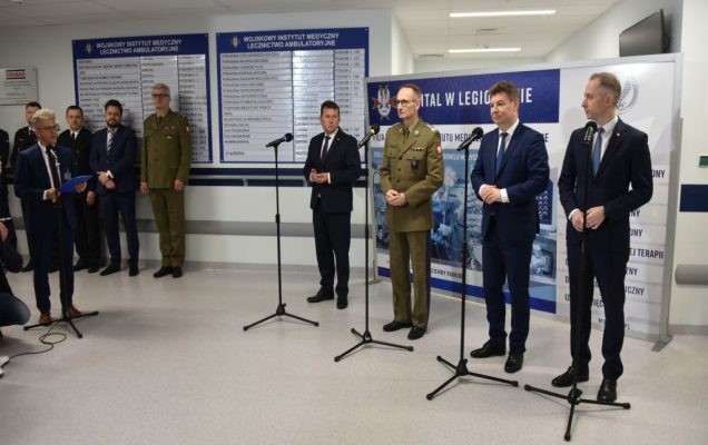 Konferencja prasowa dotyczaca Powstania SOR w Wojskowym Instytucie Medycznym szpitala w Legionowie