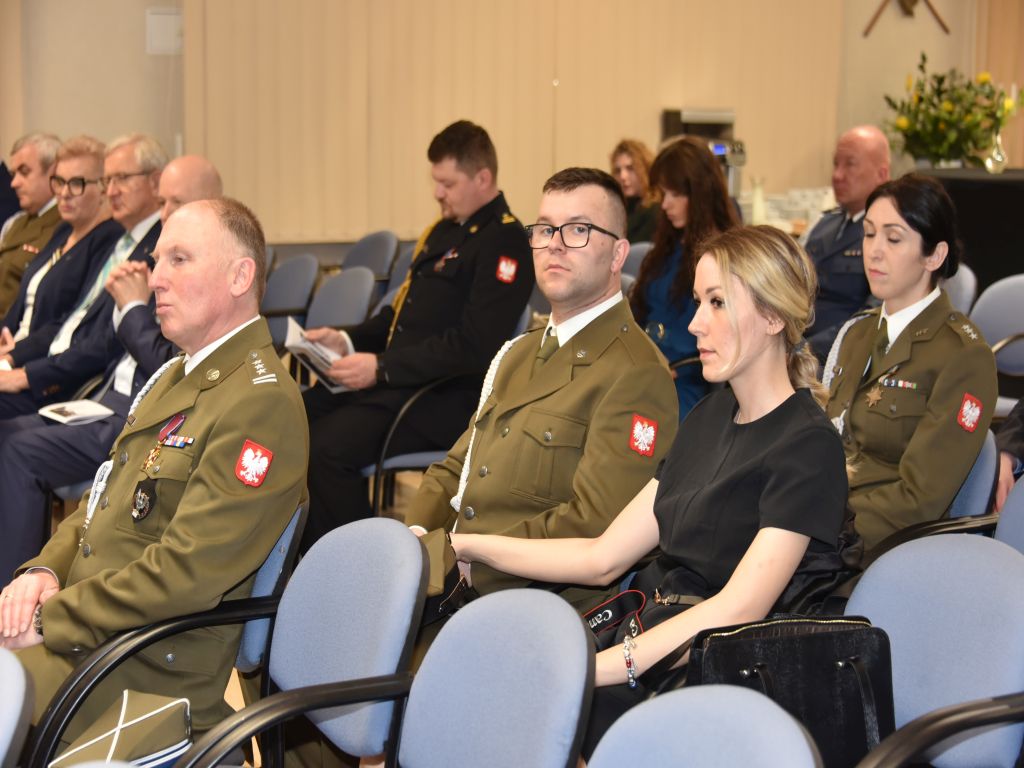 Uroczystość wręczenia nagrody Animus Fortis 2023 w Wojskowym Instytucie Medycznym. Pracownicy WIM i goście