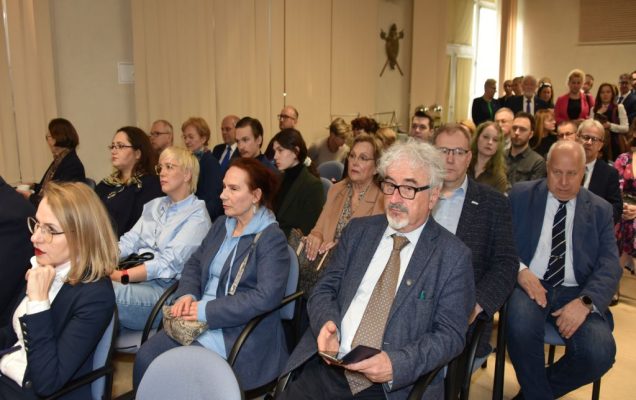 Uroczyste otwarcie Pracowni Anatomii w Wojskowym Instytucie Medycznym. Goście uczestniczący w otwarciu.