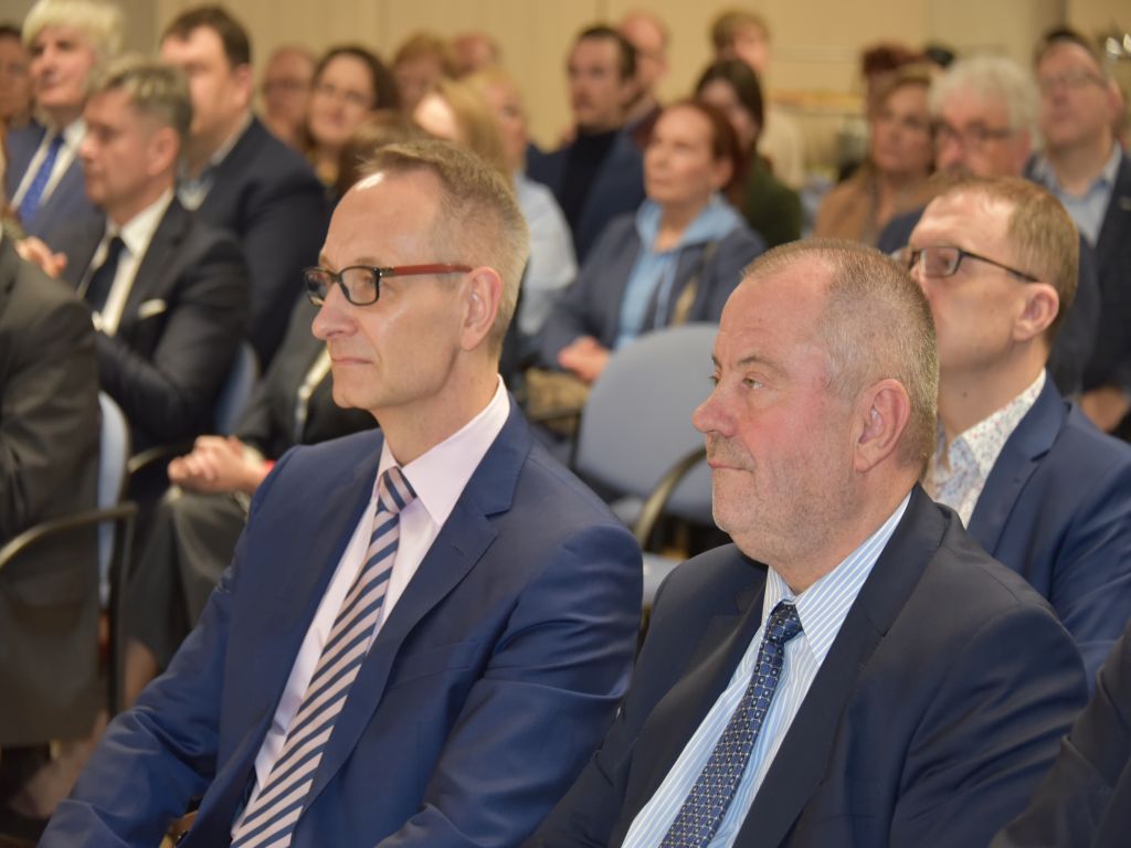 Uroczyste otwarcie Pracowni Anatomii w Wojskowym Instytucie Medycznym. Ujęcie na Dyrektora WIM wśród innych słuchaczy.