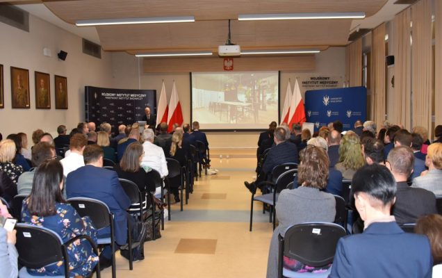 Uroczyste otwarcie Pracowni Anatomii w Wojskowym Instytucie Medycznym. Goście na uroczystym otwarciu.