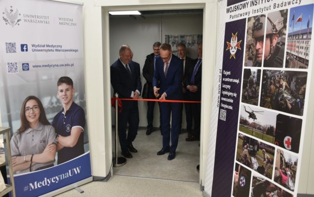 Uroczyste otwarcie Pracowni Anatomii w Wojskowym Instytucie Medycznym przez Dyrektora WIM.