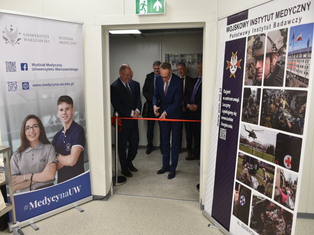 Uroczyste otwarcie Pracowni Anatomii w Wojskowym Instytucie Medycznym przez Dyrektora WIM.