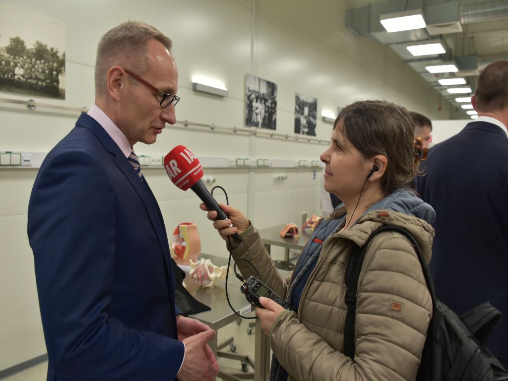 Uroczyste otwarcie Pracowni Anatomii w Wojskowym Instytucie Medycznym. Rozmowa Dyrektora WIM z reporterką.