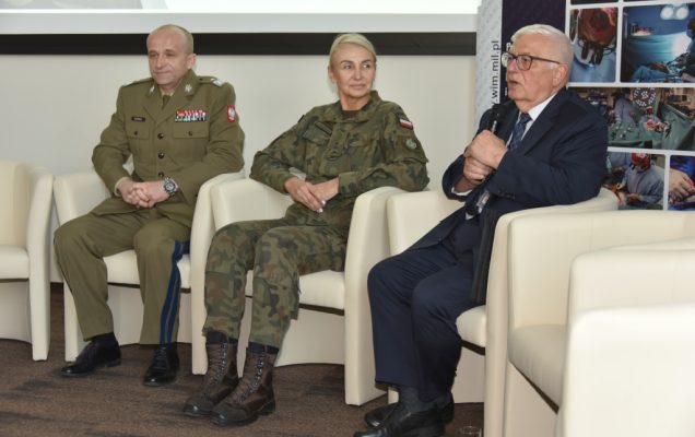 Do grona ekspertów biorących udział w II panelu dyskusyjnym zostali zaproszeni: Por. mgr Magdalena Gielerak, psycholog, Dowództwo Operacyjne Rodzajów Sił Zbrojnych Płk w st. sp. dr hab. med. Stanisław Ilnicki specjalista psychiatra, badacz problemu samobójstw w wojsku Gen. bryg. dr hab. Piotr Płonka, Sztab Generalny Wojska Polskiego