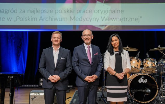 zespołu dr. Piotra Dąbrowieckiego,odbiór nagrody za najlepszą publikację w Polish Archives of Internal Medicine