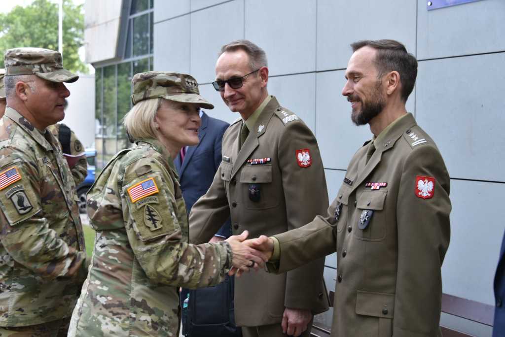 Dowódca generalny wojsk medycznych Stanów Zjednoczonych z wizytą w WIM