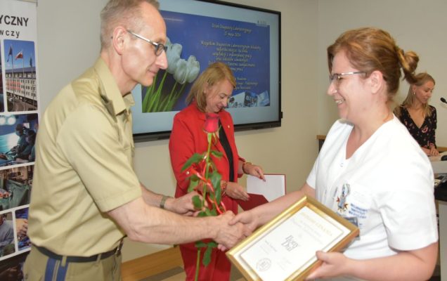 Uroczystość z okazji Dnia Diagnosty Laboratoryjnego w Wojskowym Instytucie Medycznym w Warszawie. Wręczenie nagród.