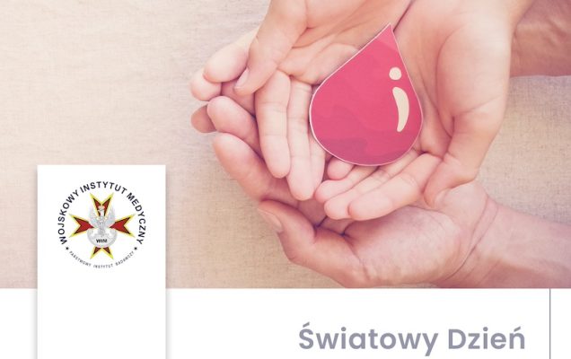 dłonie z kropelką małą, czerwoną krwi z okazji światowego dnia krwiodawstwa i krwiolecznictwa