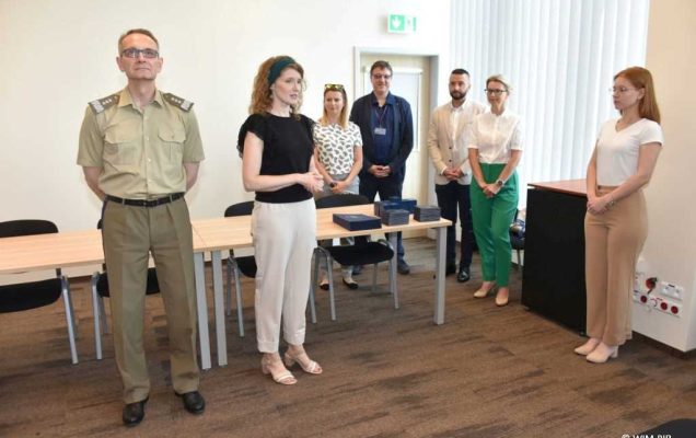 Uhonorowanie 30 absolwentów VIII edycji studiów podyplomowych w WIM-PIB