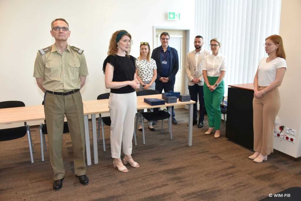 Uhonorowanie 30 absolwentów VIII edycji studiów podyplomowych w WIM-PIB