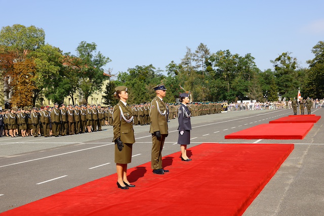promocja oficerska AWL 7.09.2024 r. w uroczystości uczestniczy gen. broni Grzegorz Gielerak, dyrektor Wojskowego Instytutu Medycznego