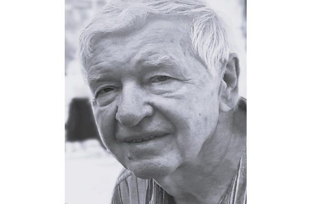 Zdjęcie czarno-białe. Ujęcie twarzy. Władysław Marcinkiewicz.
