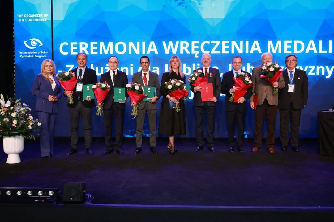 Zdjęcie grupowe z uhonorowania Prof. Marka Rękas Medalem Zasłużony dla Miasta Lublin