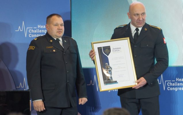 Paweł Marczak odbiera wyróżnienie Animus Fortis (Mężny Duch).