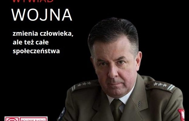Radosłąw Tworus w wojskowym mundurze. Napis : Wywiad. Wojna zmienia człowieka ale też całe społeczeństwa