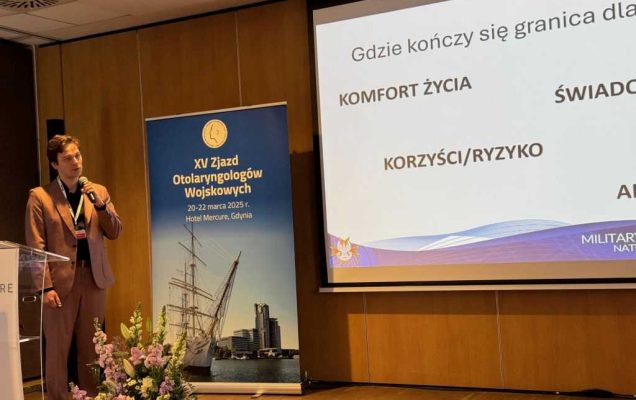 Prelegent podczas konferencji XV Zjazdu Otolaryngologów Wojskowych.