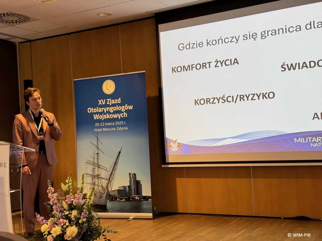 Prelegent podczas konferencji XV Zjazdu Otolaryngologów Wojskowych.