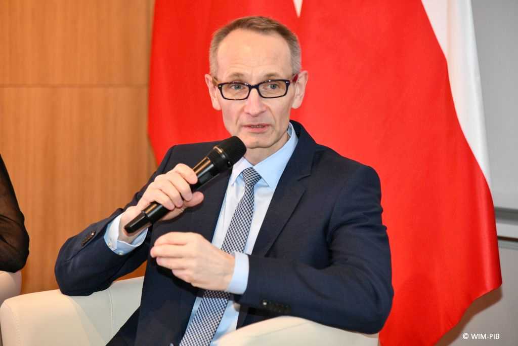 Grzegorz Gielerak w panelu dyskusyjnym konferencji.