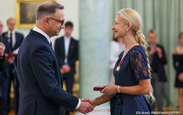 za wybitne zasługi w działalności na rzecz rozwoju medycyny i ochrony zdrowia