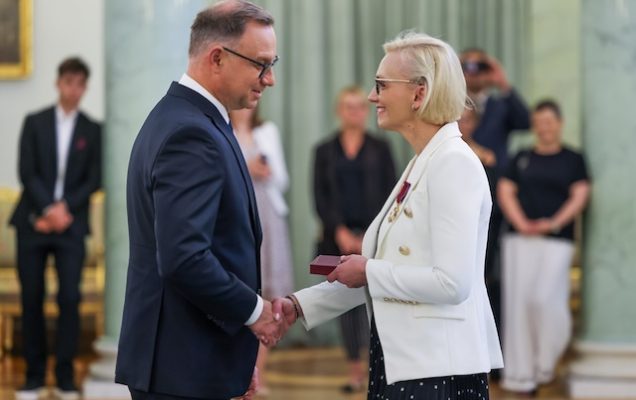za wybitne zasługi w działalności na rzecz rozwoju medycyny i ochrony zdrowia