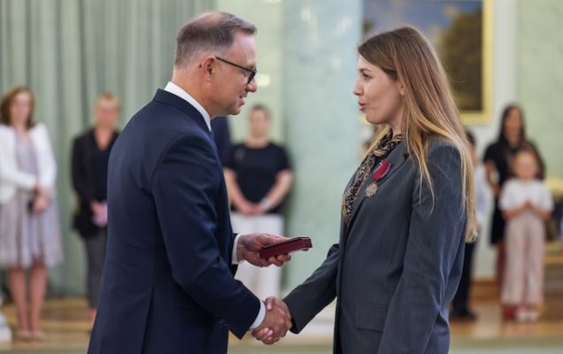 za wybitne zasługi w działalności na rzecz rozwoju medycyny i ochrony zdrowia